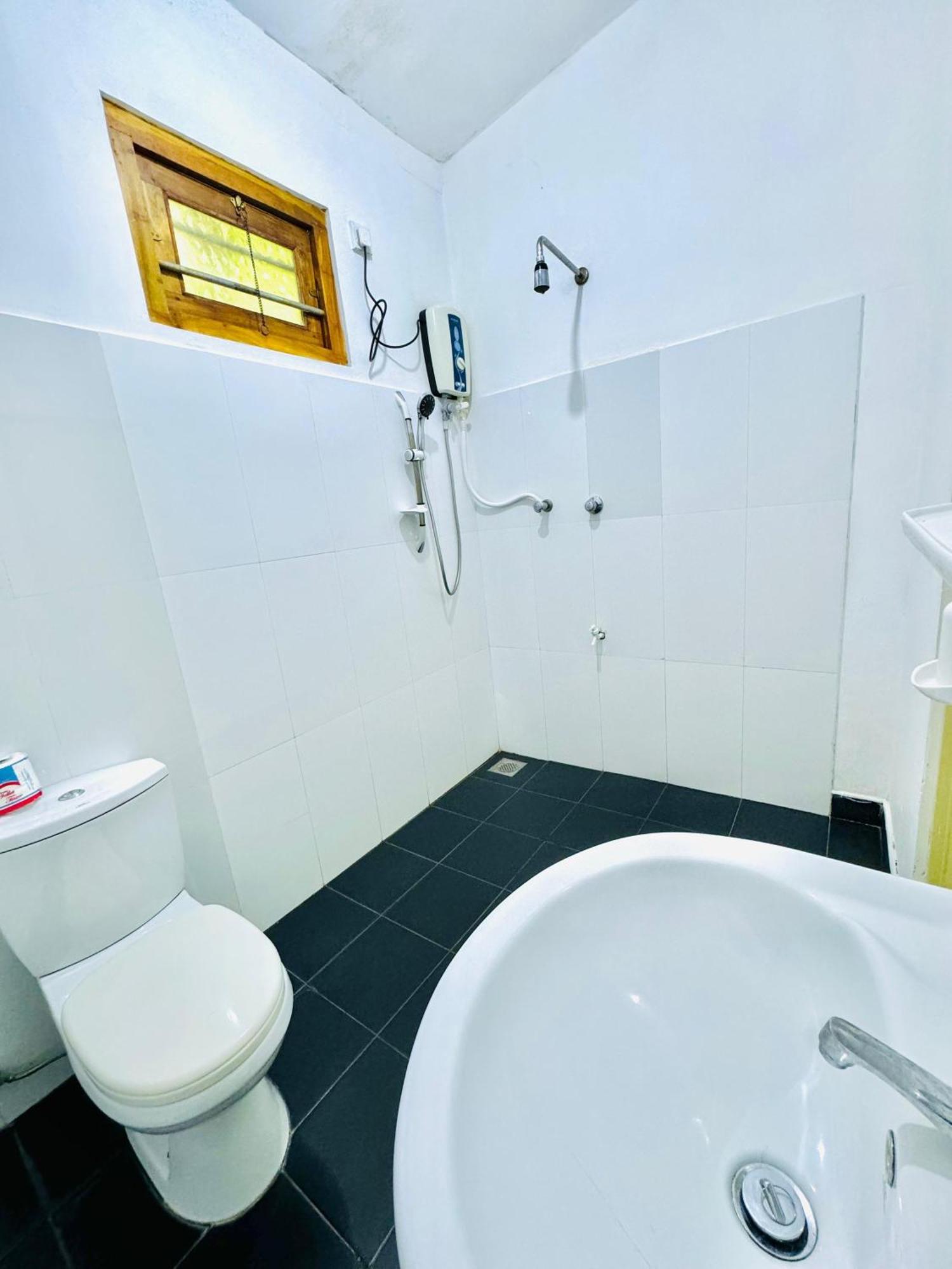 Nethmi Homestay & Restaurant Tangalle Dış mekan fotoğraf