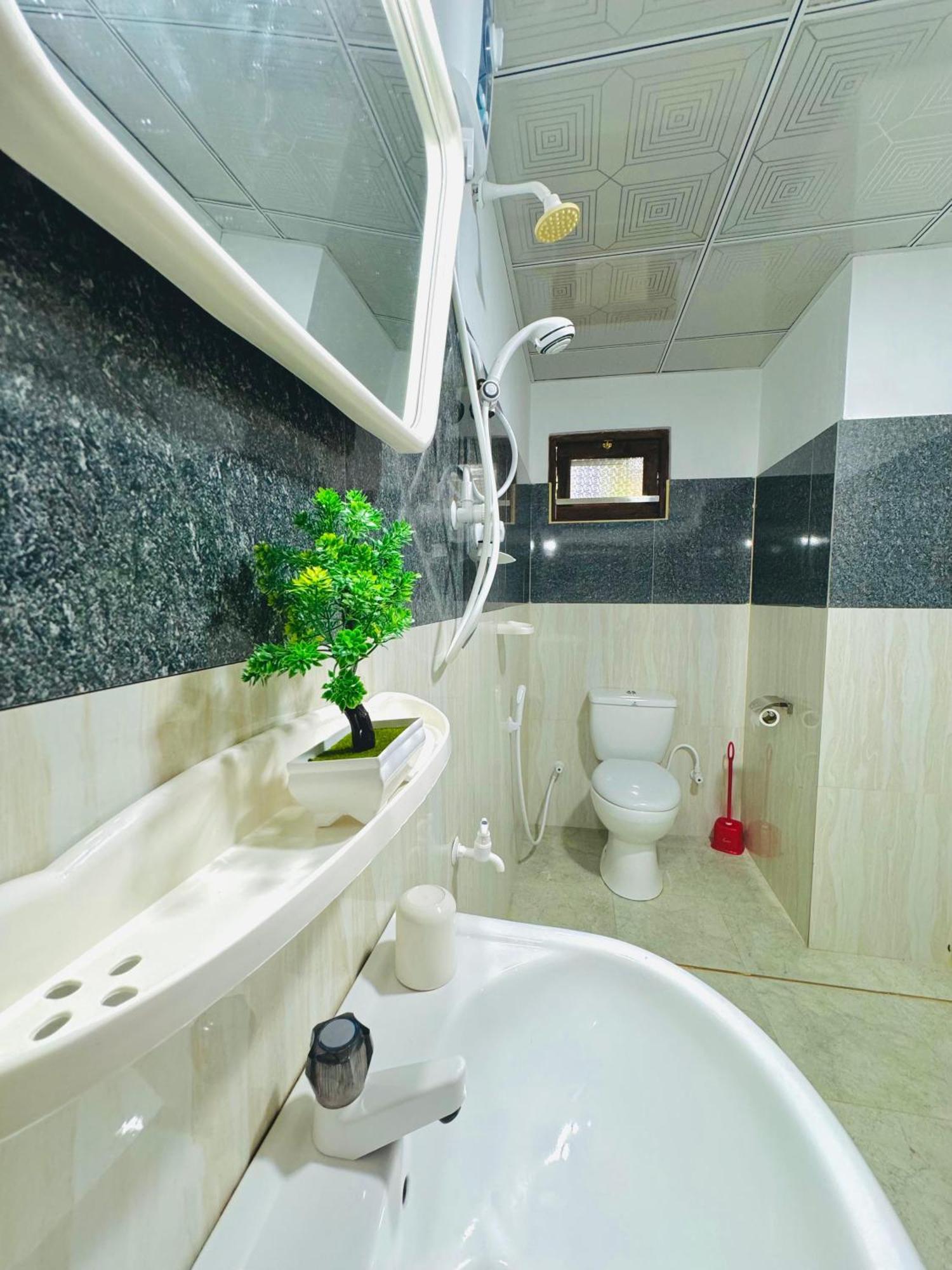 Nethmi Homestay & Restaurant Tangalle Dış mekan fotoğraf